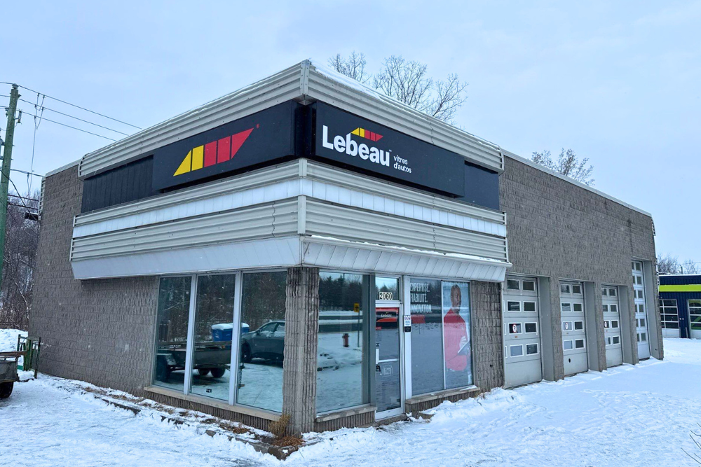 Photo de jour vue en perspective enseignes murales