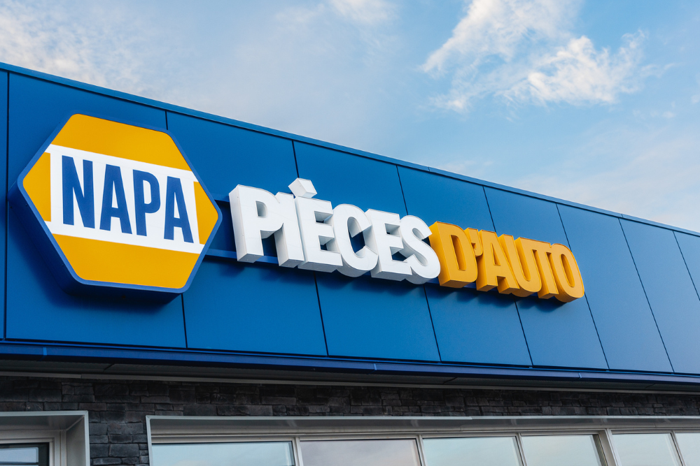 Photo de jour enseigne murale vue rapprochee