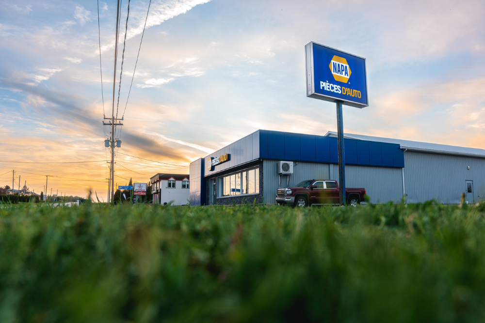 Photo NAPA Lorrainville ciel enseignes et pylone gazon