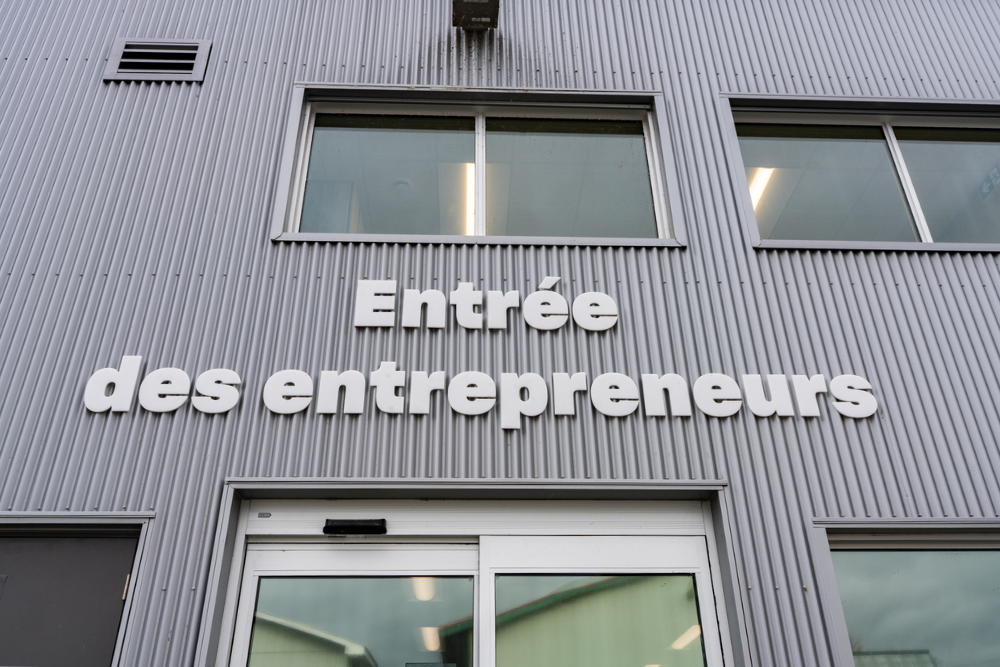 Photo de jour vue de face Entrée des entrepreneurs