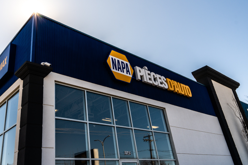 Photo de jour vue de l'enseigne murale