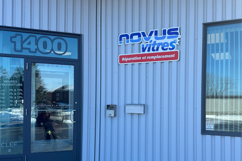 Photo enseigne exterieure murale